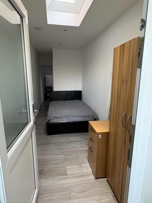Flat Deansway in Greater London