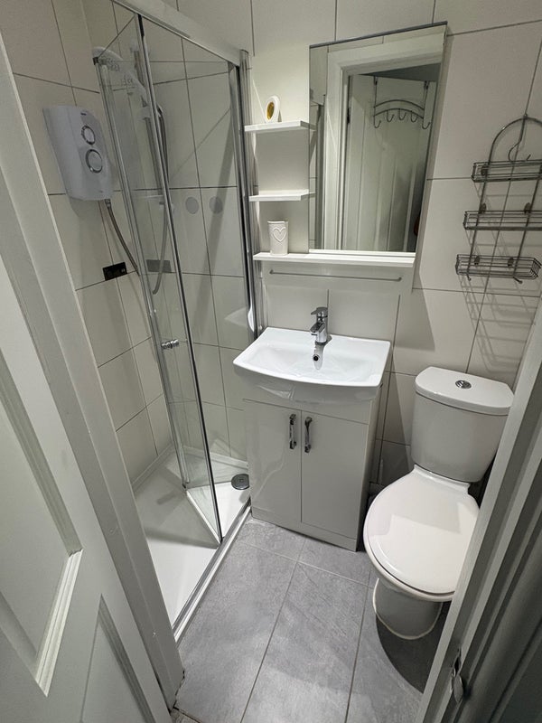 Flat Deansway in Greater London