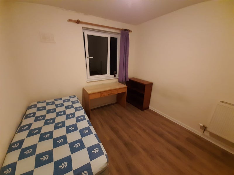 Room Walter Scott Avenue in City of Edinburgh