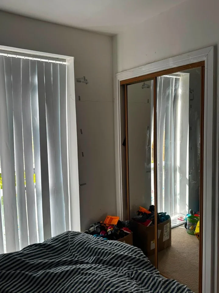 Room Handley Page Road in Greater London