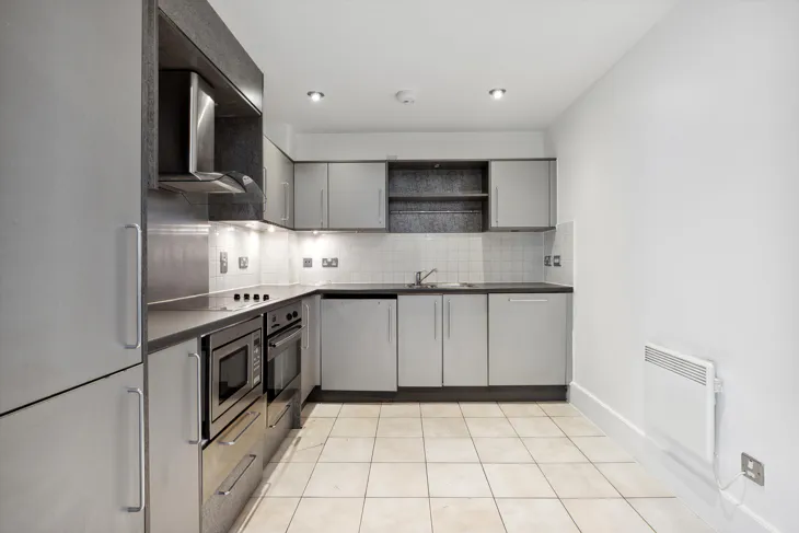 Flat Bridgefoot in Greater London