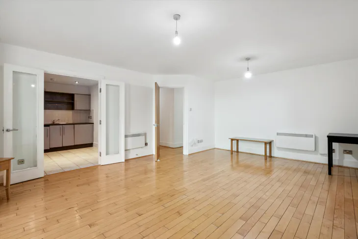 Flat Bridgefoot in Greater London