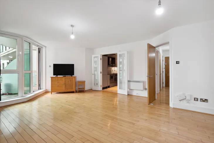 Flat Bridgefoot in Greater London
