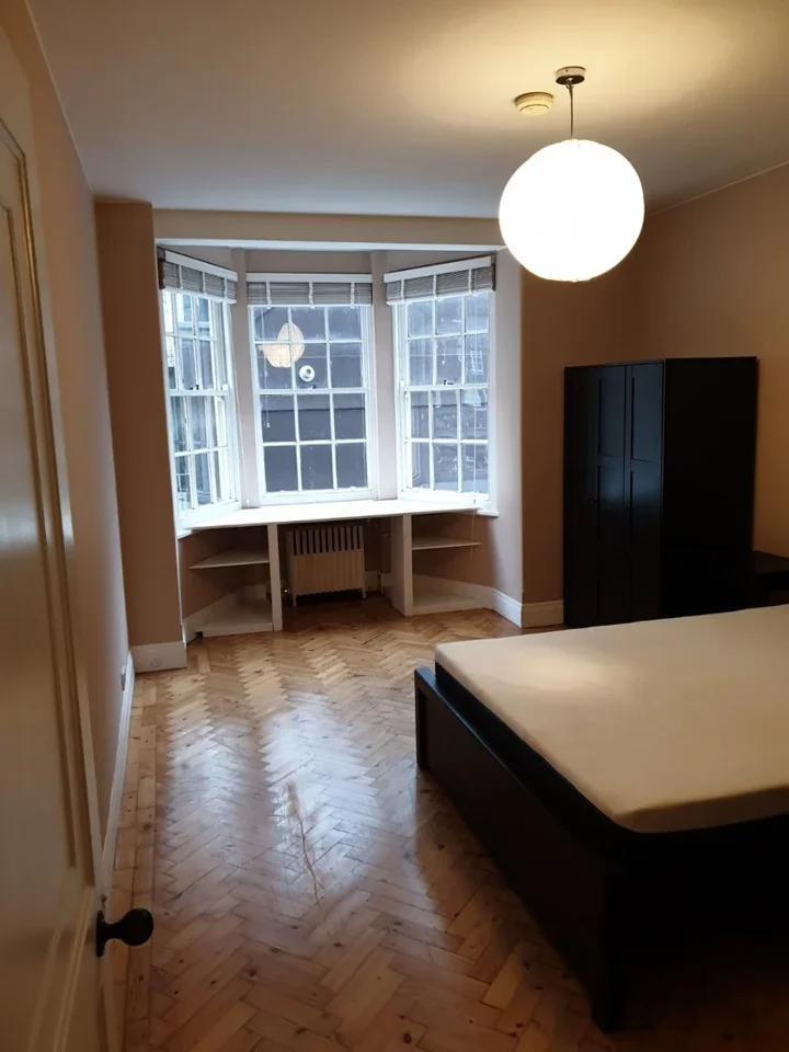 Flat Queensway in City of Westminster