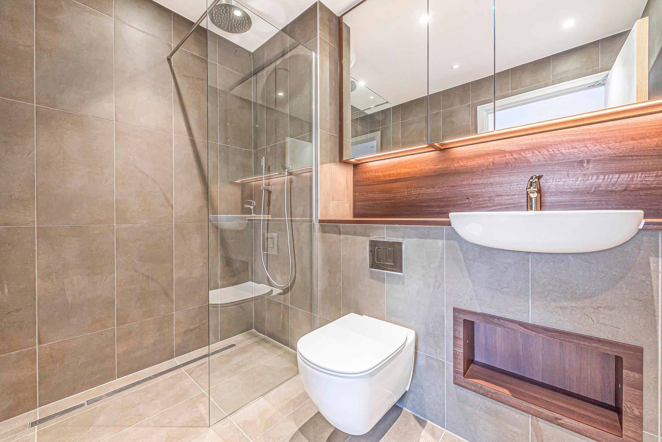Flat Wandsworth Road in Greater London