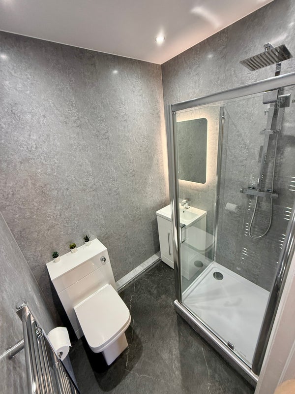 Room Rowland Road in Leeds