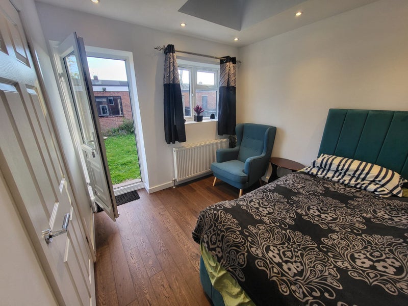 Room Burnaby Road in Coventry