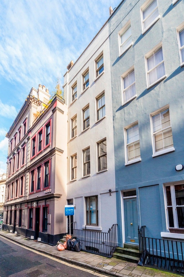 Room Willoughby Street in Greater London
