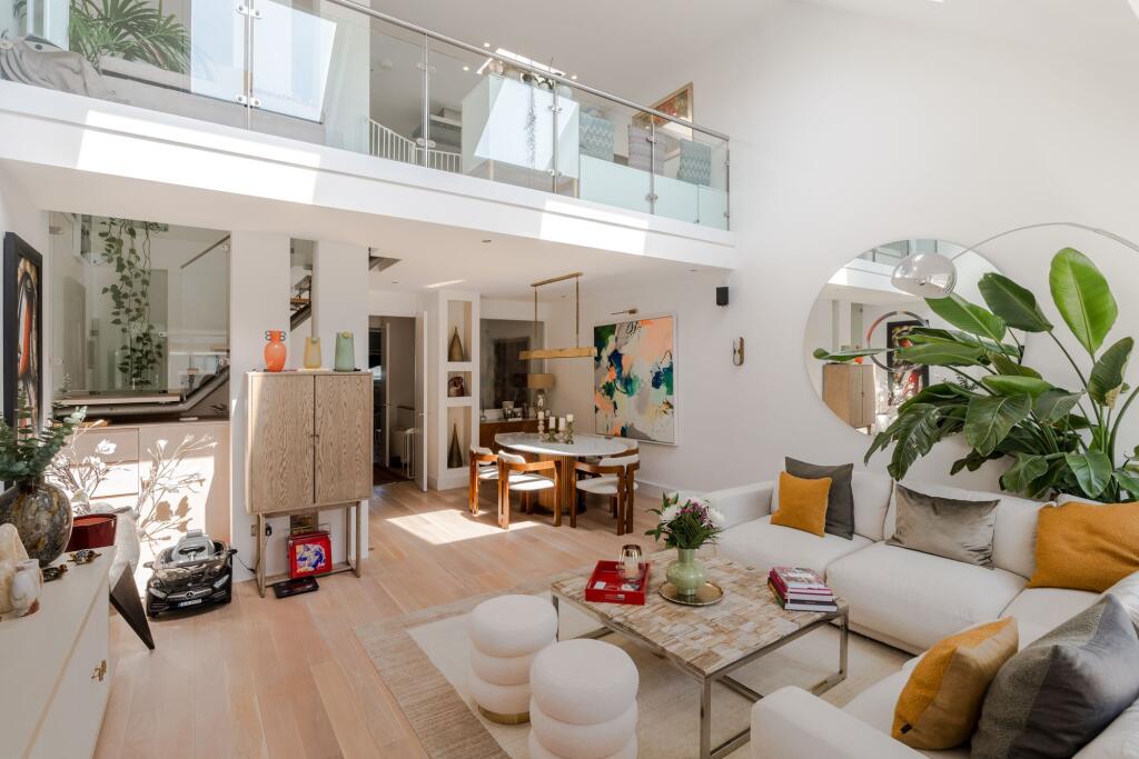 Flat Westbourne Terrace in City of Westminster
