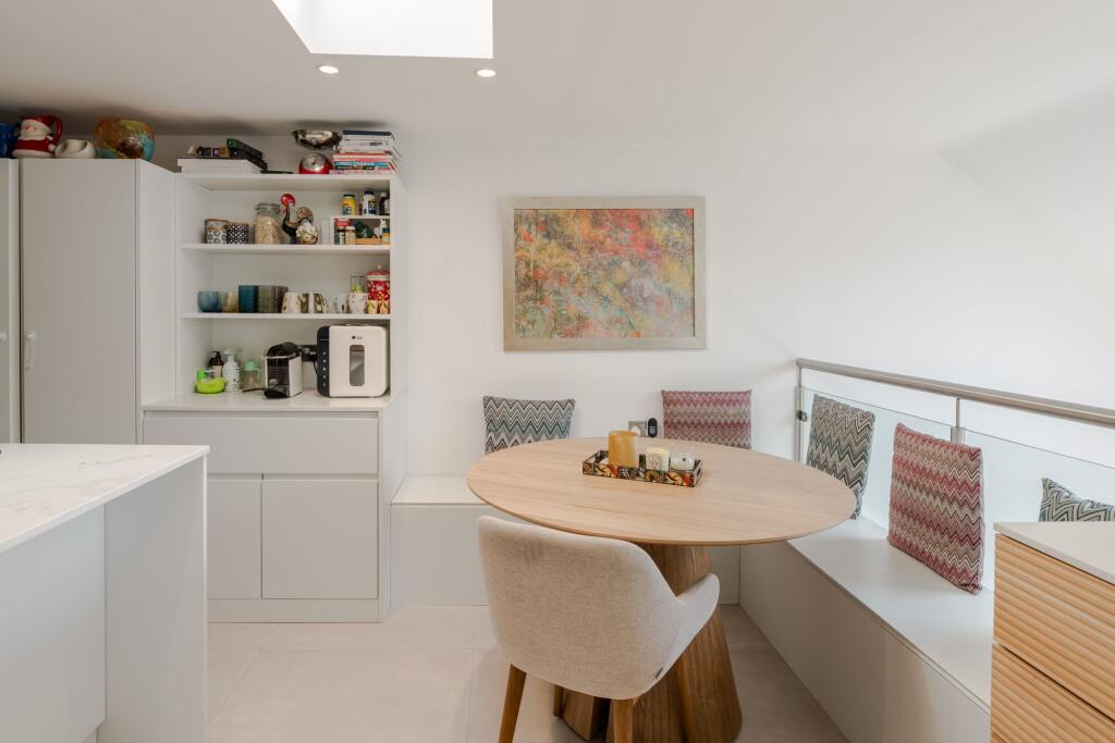 Flat Westbourne Terrace in City of Westminster