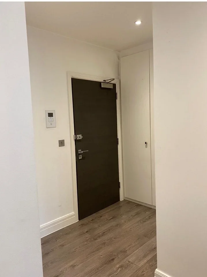 Flat Rivers House in Greater London