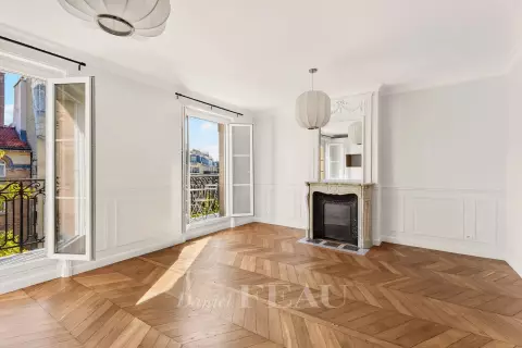 Flat Rue Faidherbe in Paris