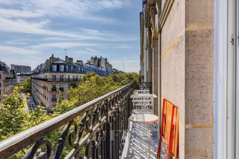 Flat Rue Faidherbe in Paris