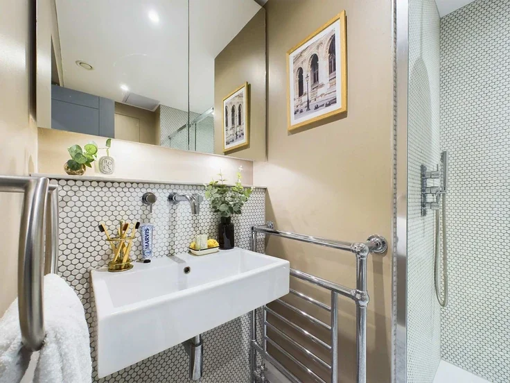 Flat Wardour Street in City of Westminster