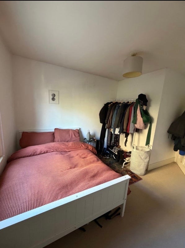 Room Conewood Street in Greater London