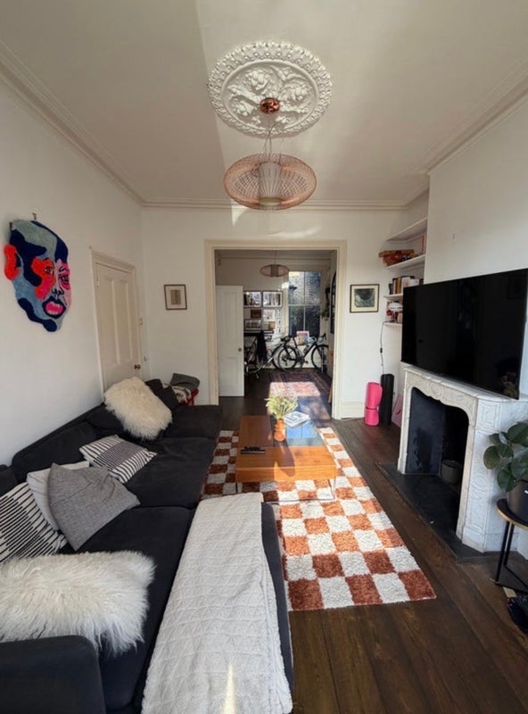Room Conewood Street in Greater London