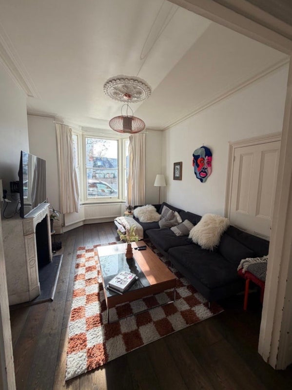 Room Conewood Street in Greater London