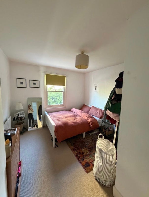 Room Conewood Street in Greater London