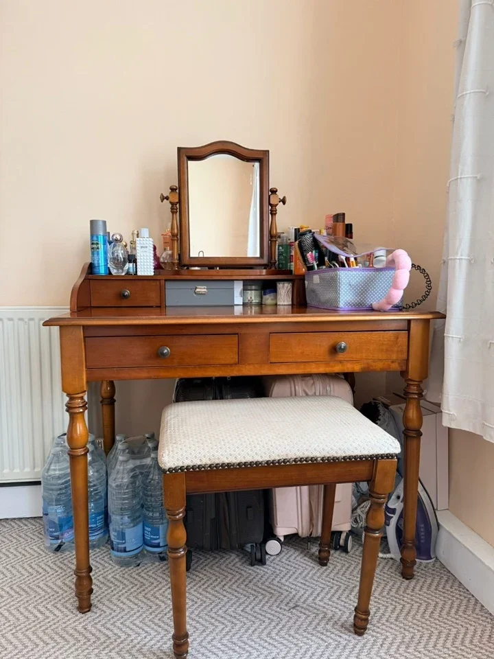 Room Longbridge Road in Greater London