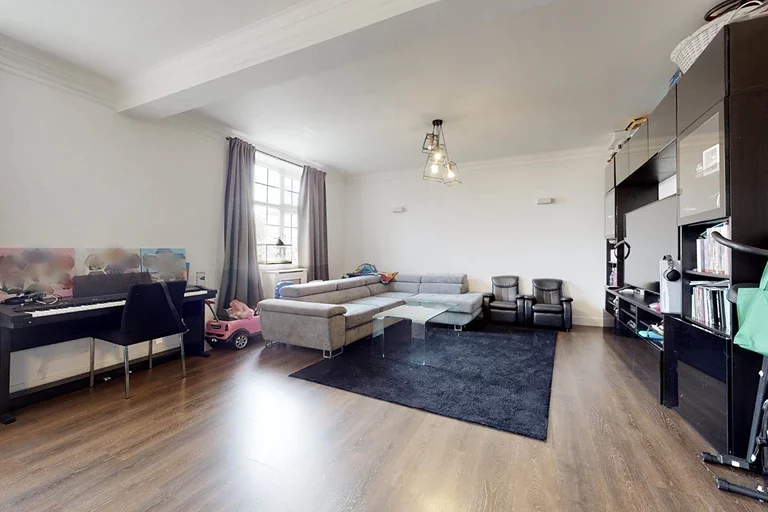 Flat Portsdown Mews in Greater London