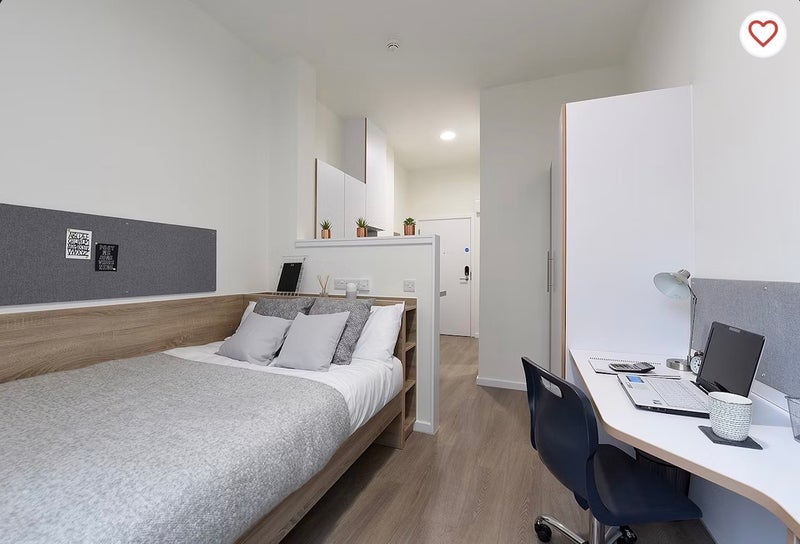 Room St James Road in Glasgow