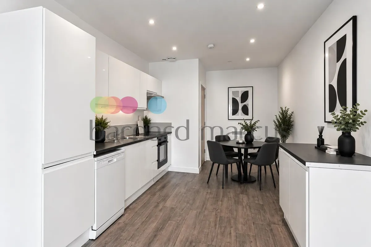 Flat Purley Way in Greater London