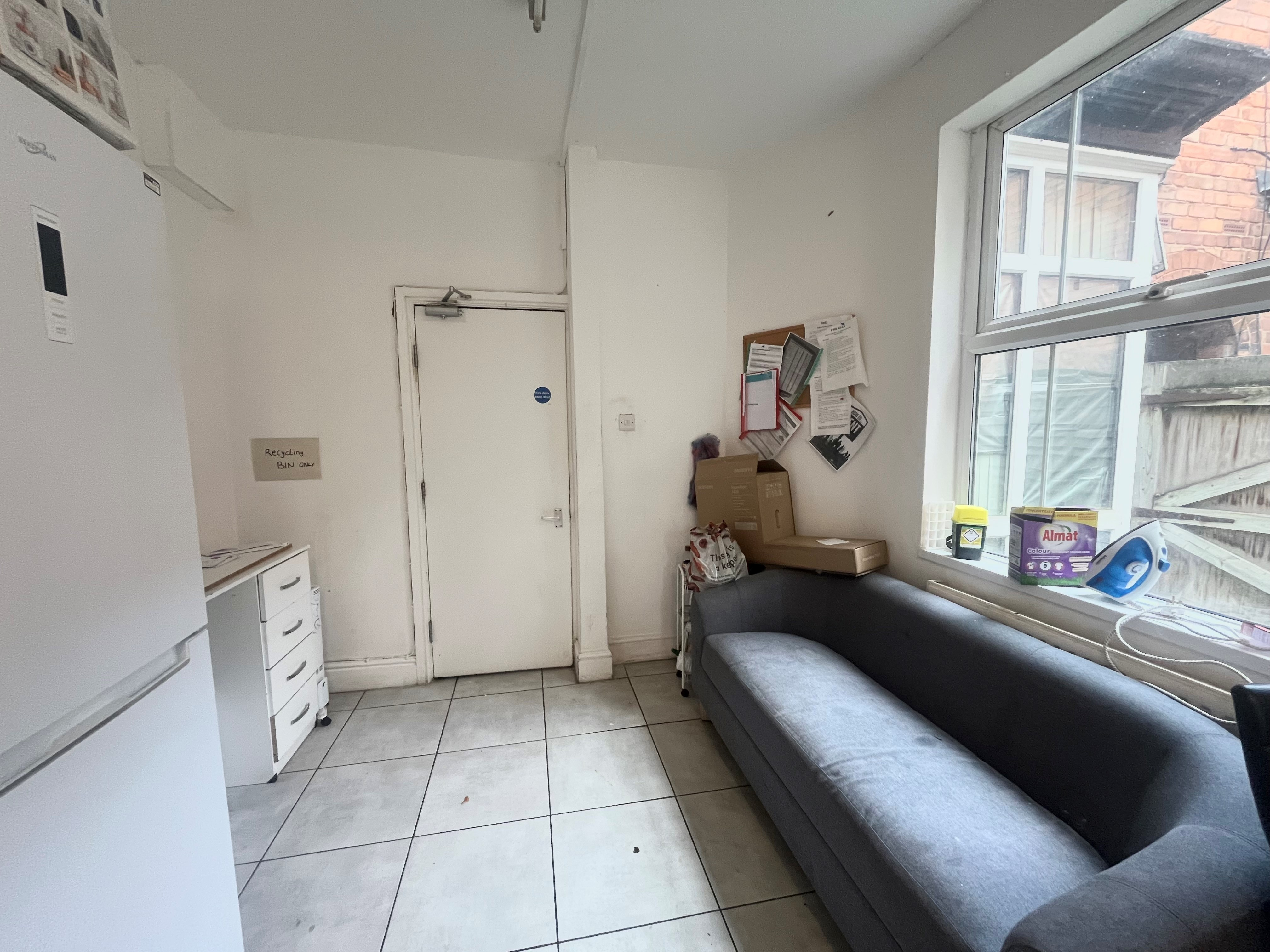 Room Alexander Road in Birmingham