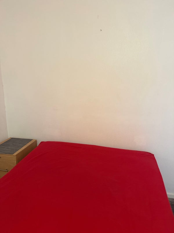 Room Wakehurst Drive in Crawley