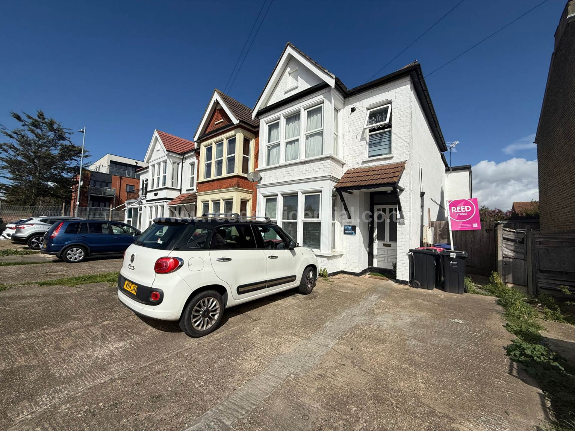 Flat Ambleside Drive in Southend-on-Sea