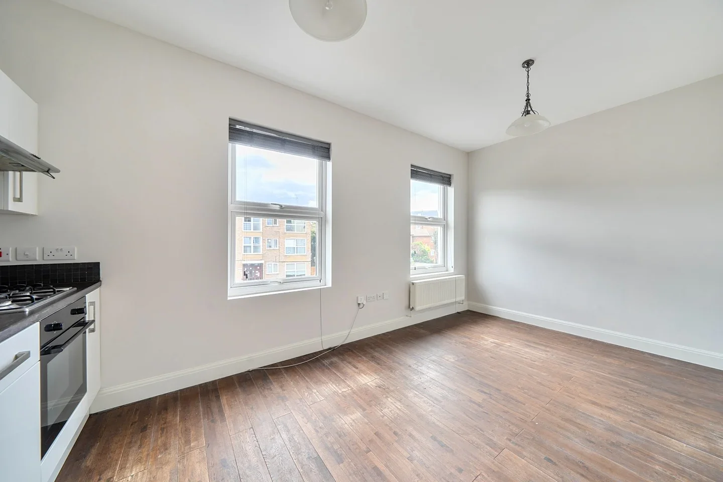 Flat Clarence Road in Greater London