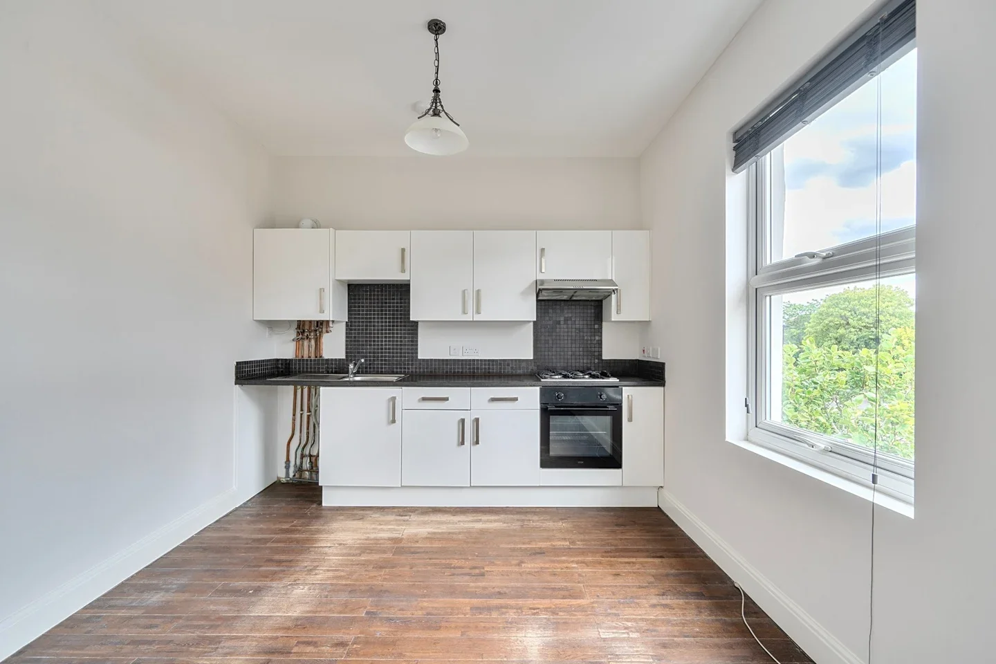 Flat Clarence Road in Greater London