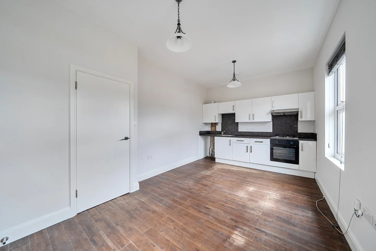 Flat Clarence Road in Greater London