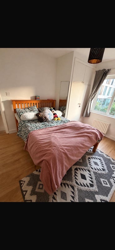 Room Rochelle Close in Greater London