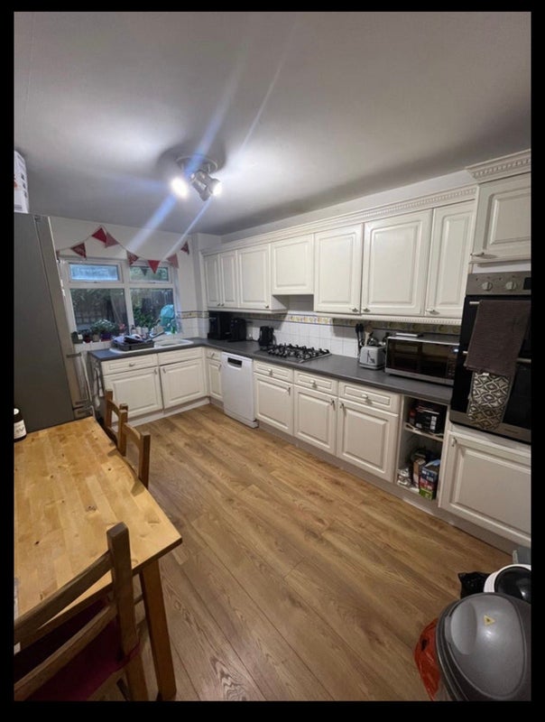 Room Rochelle Close in Greater London
