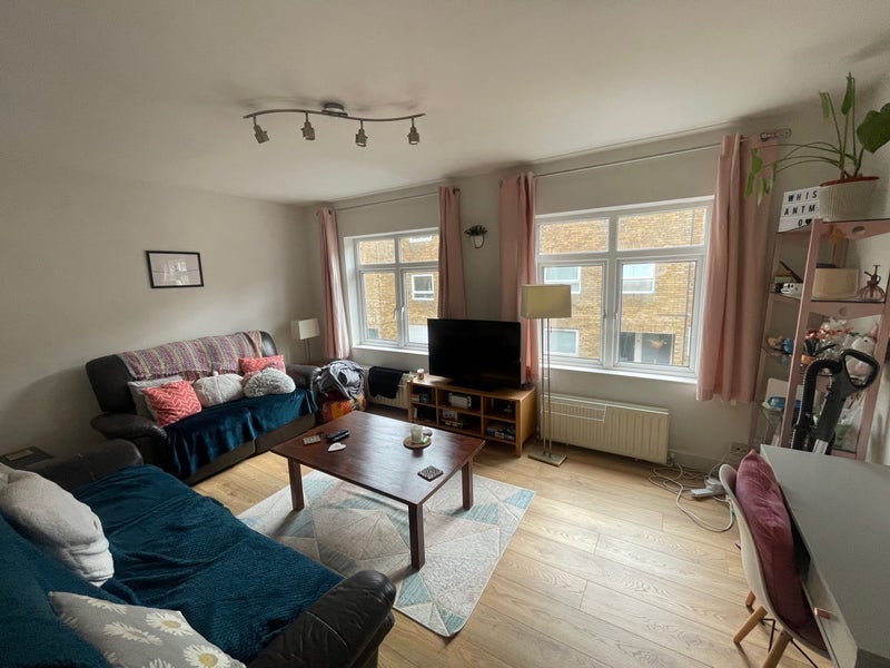 Room Rochelle Close in Greater London