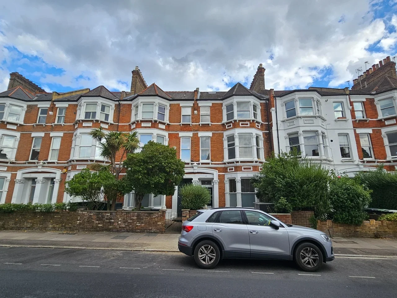 Flat Stapleton Hall Road in Greater London