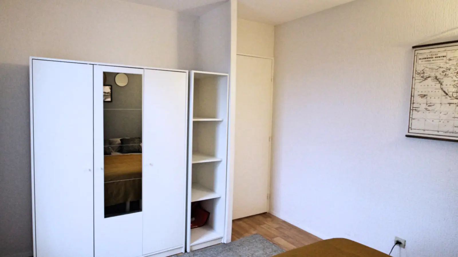 Room Rue Victor Hugo in Paris