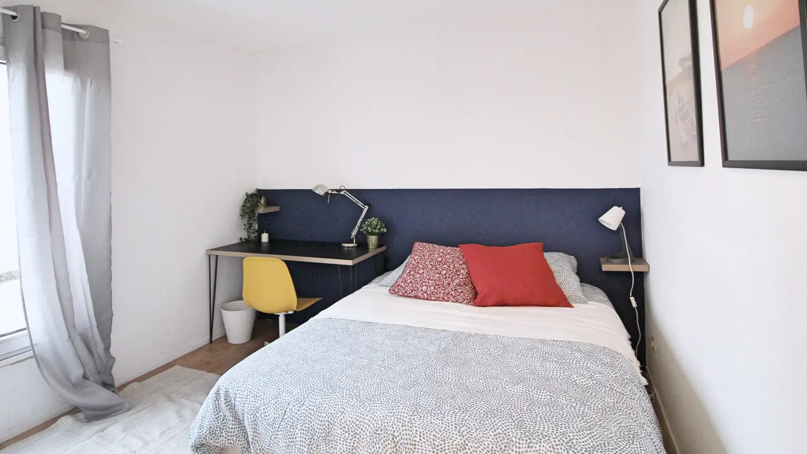 Room Rue Victor Hugo in Paris