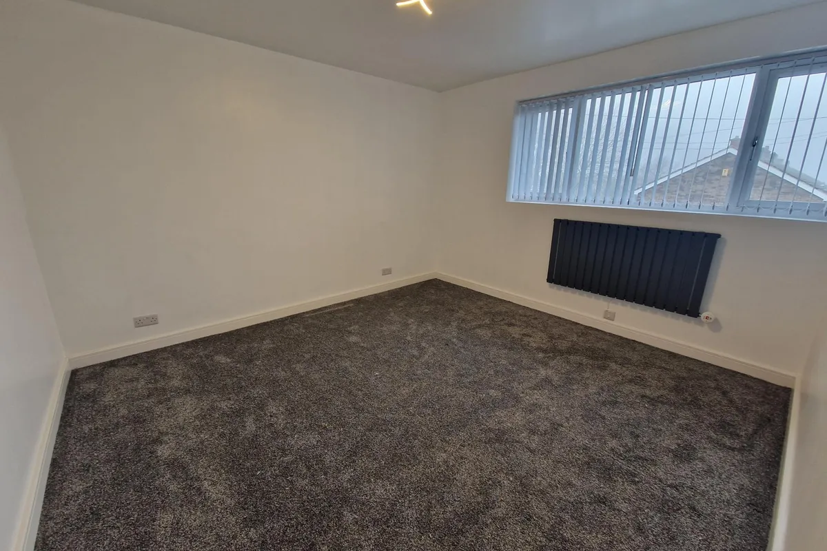 Flat Hazel Road in Wakefield