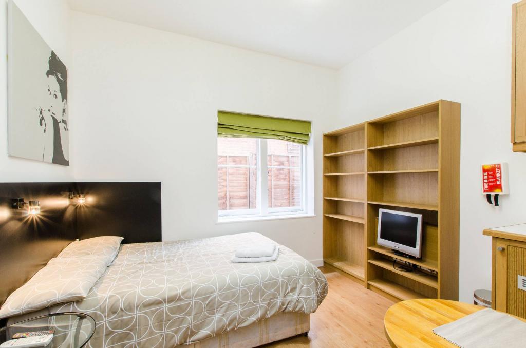 Flat Finchley Road in Greater London
