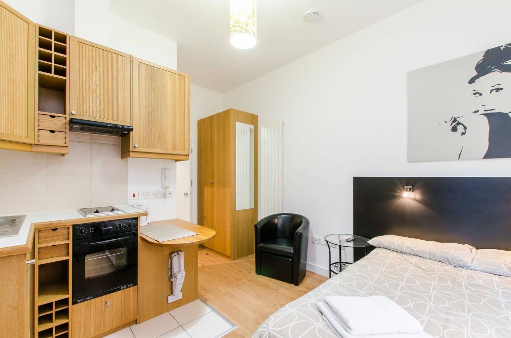 Flat Finchley Road in Greater London