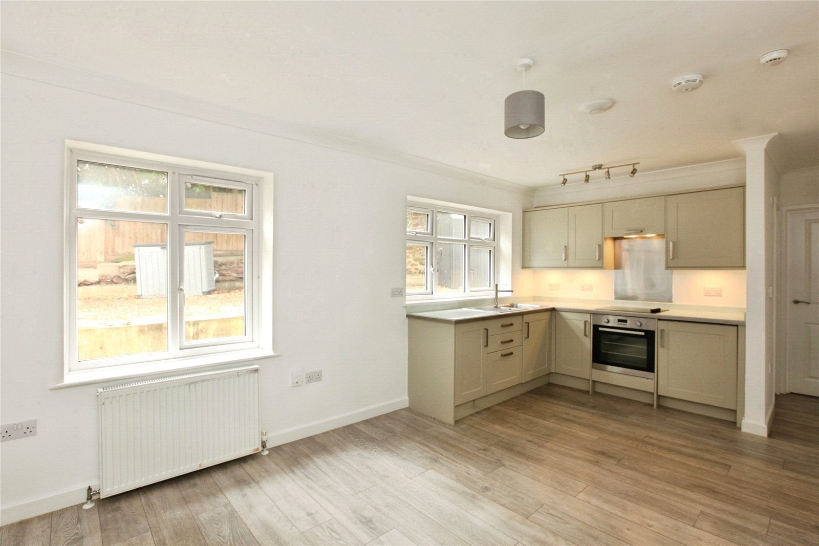 Flat Rousdown Road in Torquay