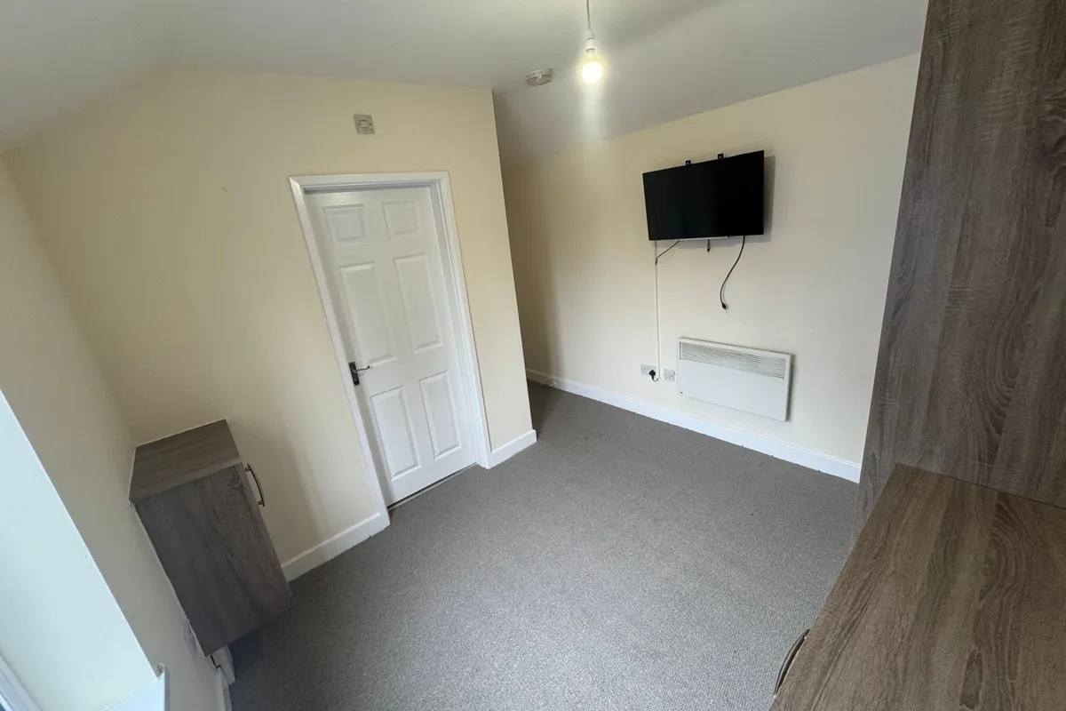Room Chester Road North in Wyre Forest