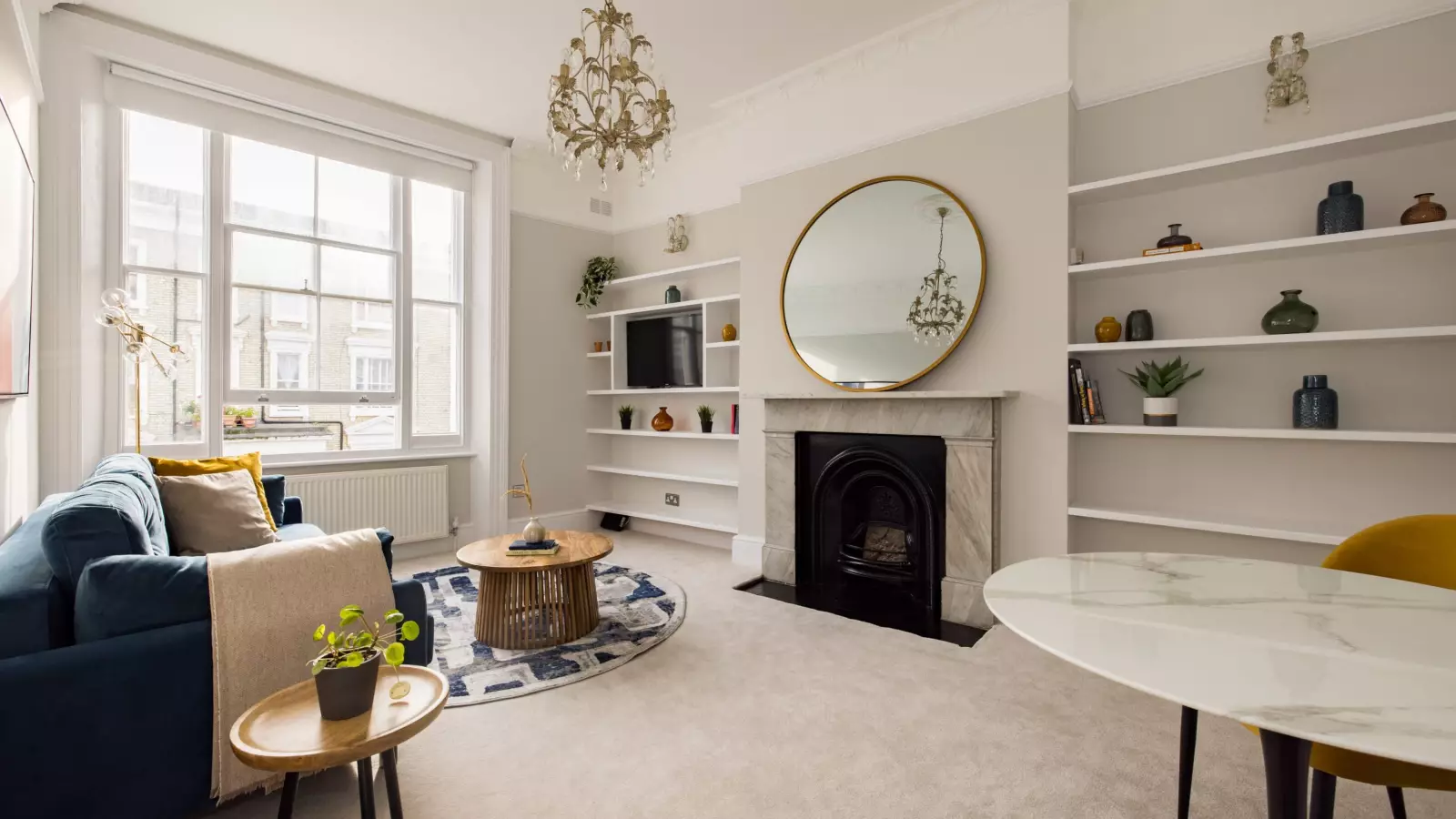 Flat Eardley Crescent in Greater London