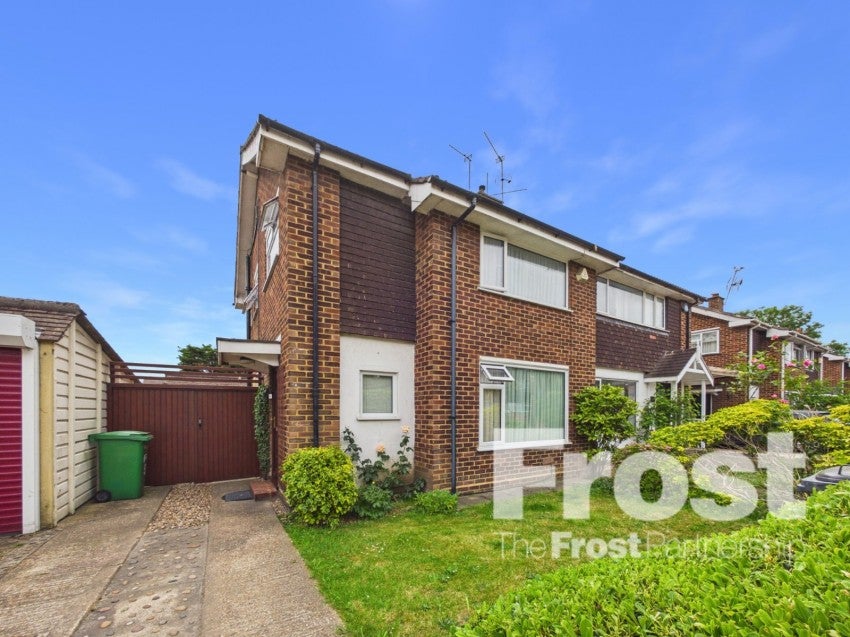 House Laburnum Grove in Slough