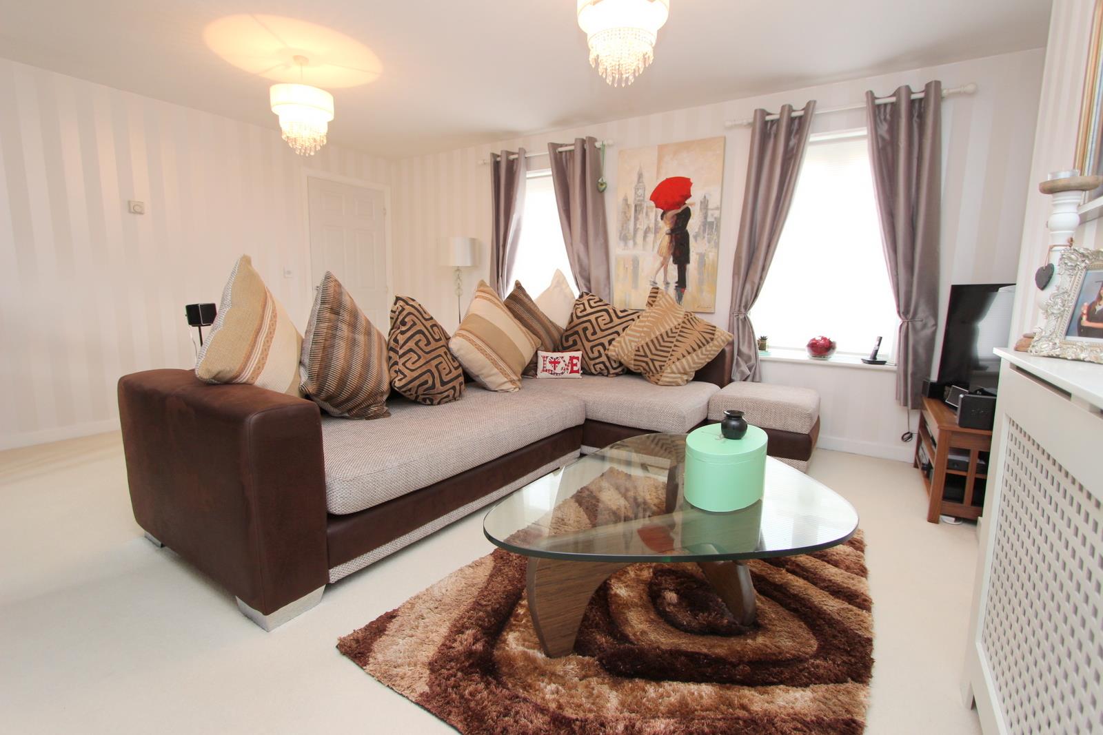 Flat Kingfisher Drive in Leighton Buzzard