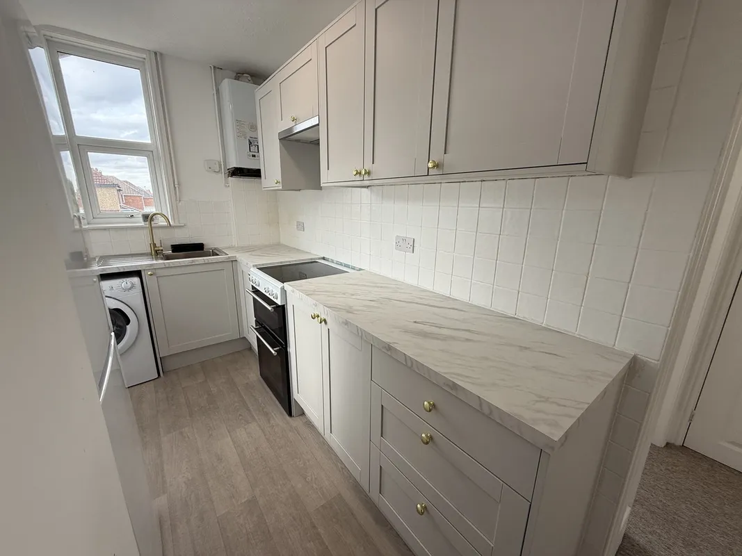 Flat Southill Road in Bournemouth