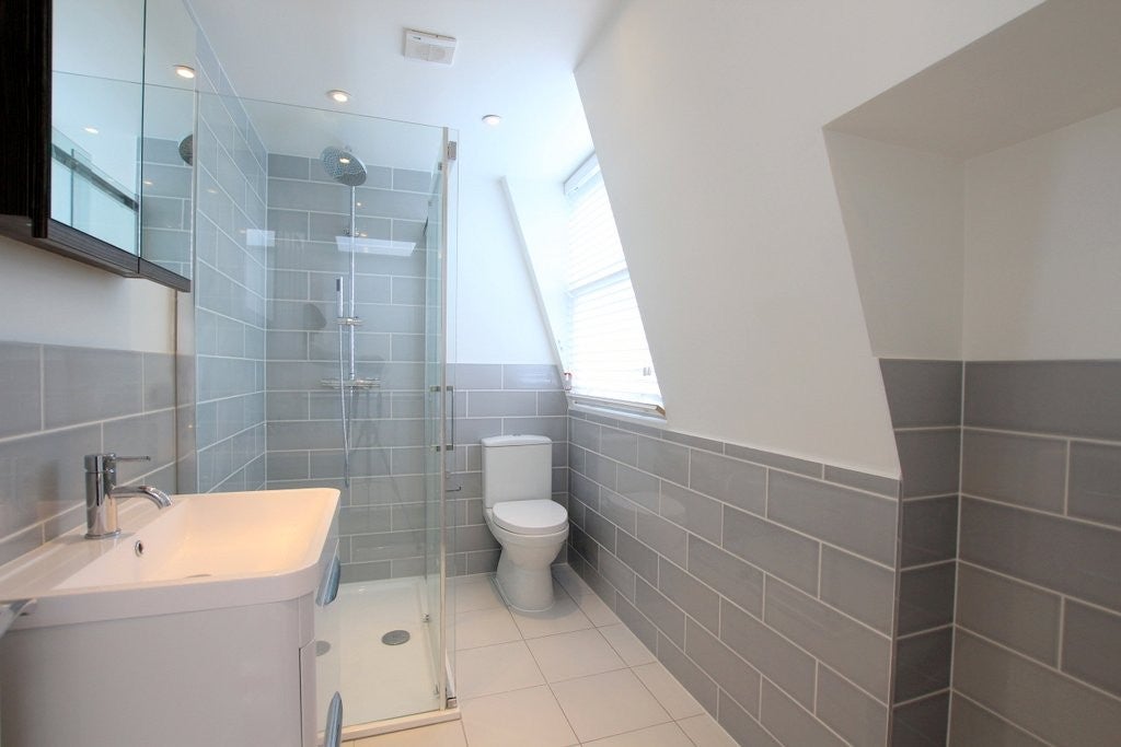 Flat Trentham Street in Greater London