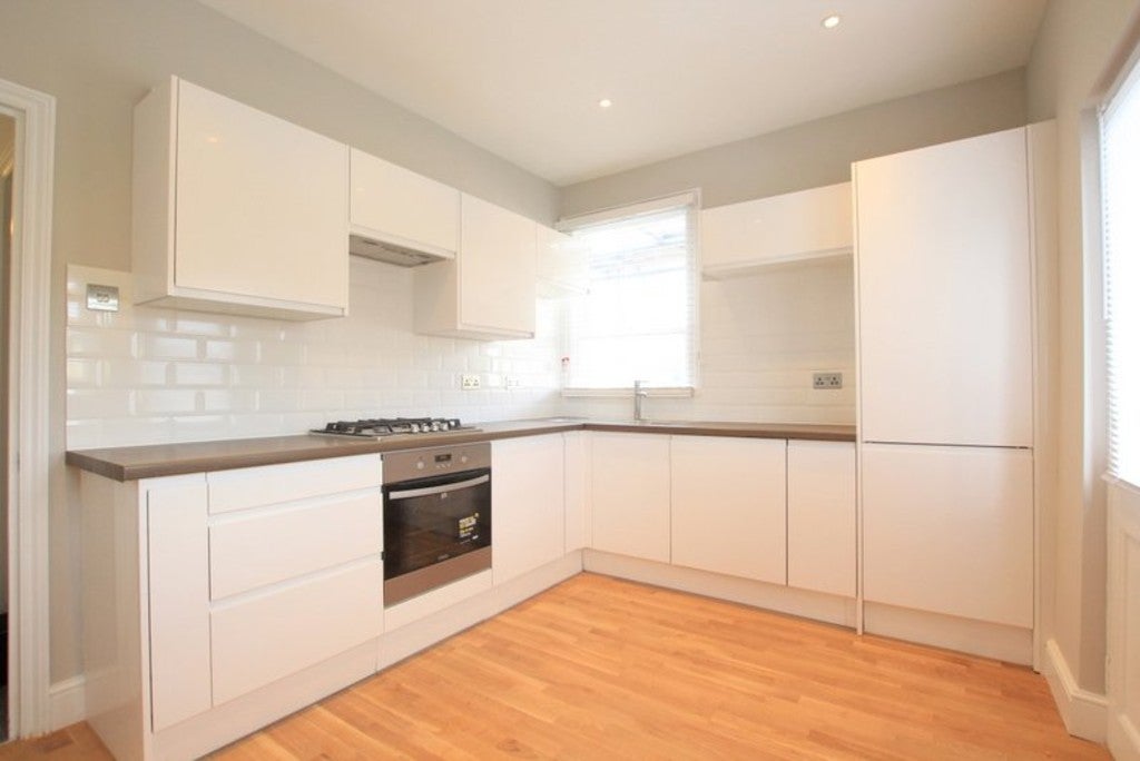 Flat Trentham Street in Greater London