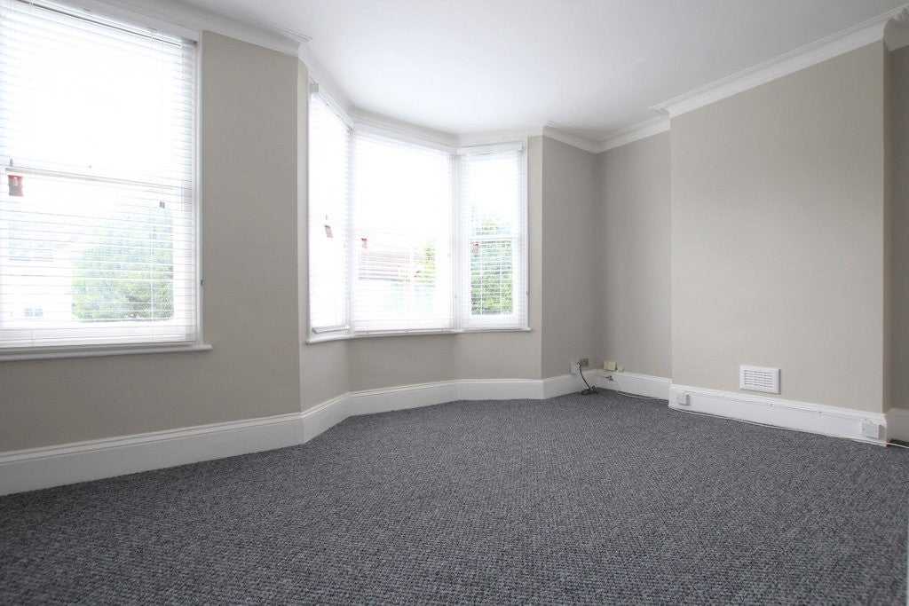 Flat Trentham Street in Greater London